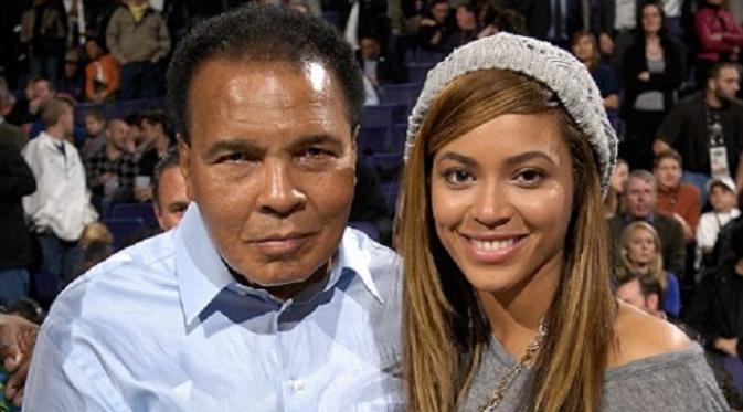 Muhammad Ali dan Beyonce (via. Dailymail)