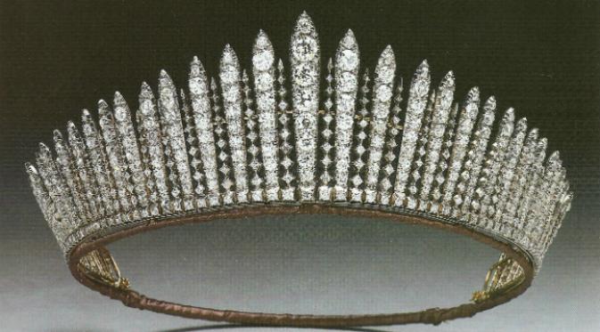 Mahkota Queen Mary’s Fringe (Sumber Order of Splendor)