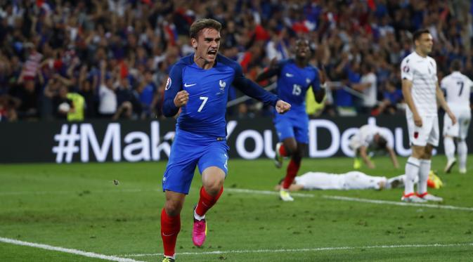 Antoine Griezmann mencetak gol pembuka keunggulan dalam laga Prancis melawan Albania. (REUTERS/Eddie Keogh Livepic)