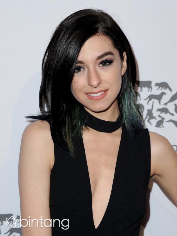 Solois berbakat Christina Grimmie tutup usia karena peristiwa nahas yang menimpa dirinya usai konser yang di gelarnya beberapa waktu lalu. Christina Grimmie tertembak di bagian kepala yang dilakukan oleh salah satu penggemar fanatiknya. (AFP/Bintang.com)