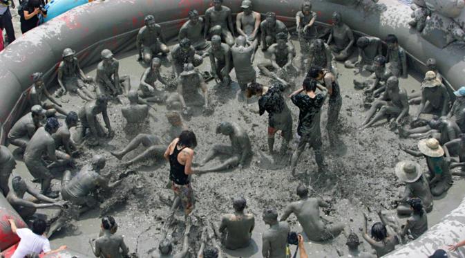 'Mud Festival' di Boryeong, Korea Selatan. (Sumber: Korean Times)