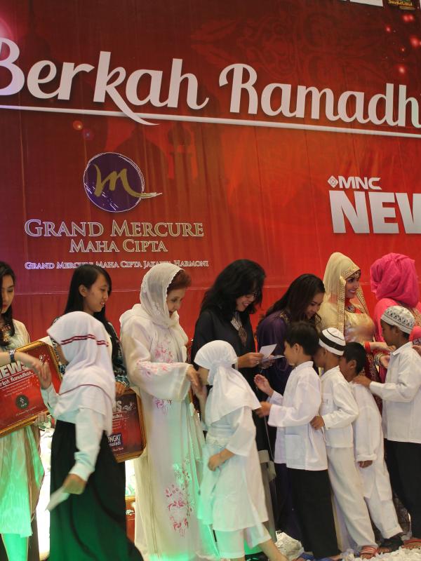 Buka puasa bersama Grand Mercure Maha Cipta Harmoni bersama anak-anak dari Yayasan Nurul Yakin, Taman Sari, Jakarta