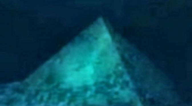 Rahasia lautan: piramida kristal (Photo credit: The Weely Strange)