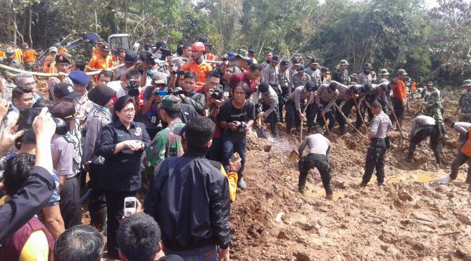 Menkes  Tinjau Lokasi Bencana di Purworejo, Jawa Tengah