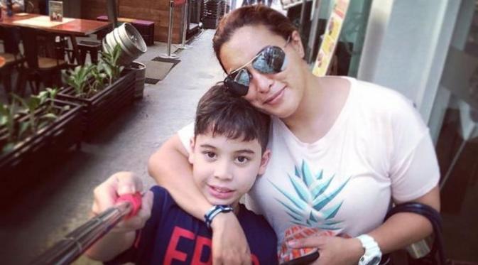 Jane Shalimar dan Zarno, putranya [foto: instagram]