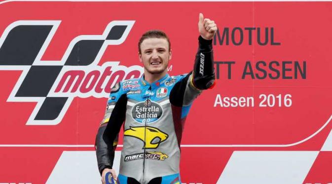 Ekspresi kegembiraan Jack Miller seusai menjuarai MotoGP Belanda di Sirkuit Assen, Minggu (26/6/2016). (EPA/BAS CZERWINSKI)
