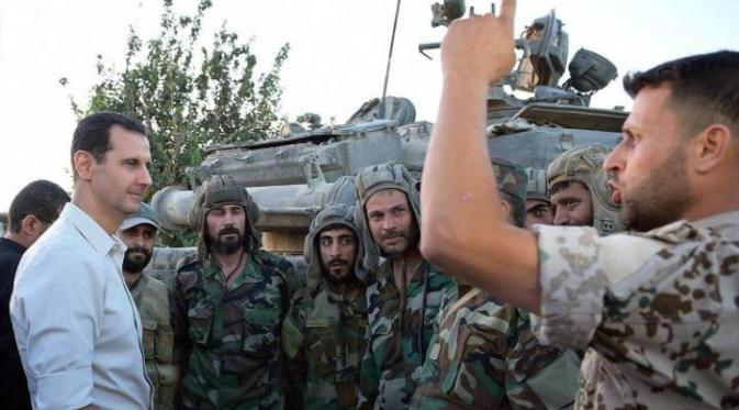 Presiden Suriah Bashar Al-Assad Buka Puasa Bersama Tentara (SANA)