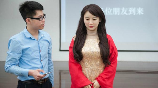 Jia Jia bisa mengobrol dengan orang yang bertanya kepadanya dan memberi tanggapan dalam waktu kurang dari sedetik. (Sumber Xinhua)