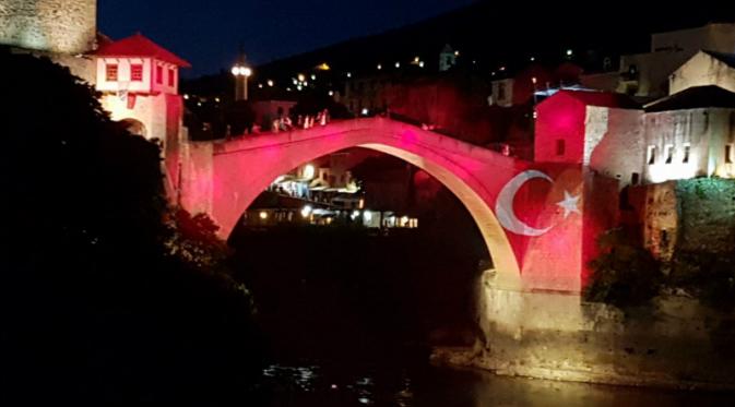 Jembatan di Mostar, Bosnia (Twitter @AganU8)