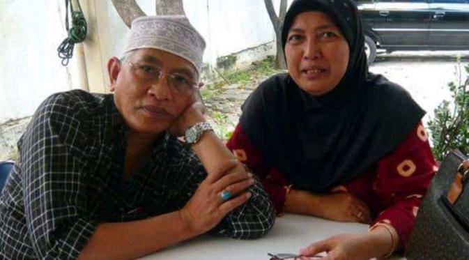 Gus Mus dan istri, Siti Fatima | foto : NU online