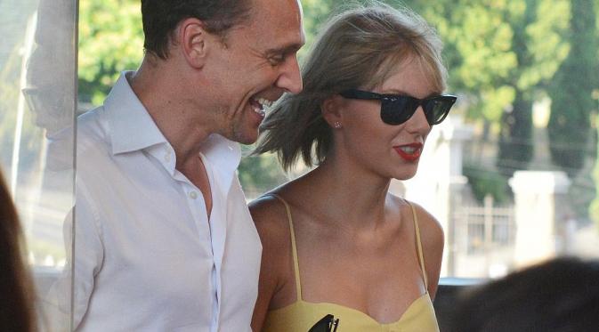 Taylor Swift dan Tom Hiddleston di Roma
