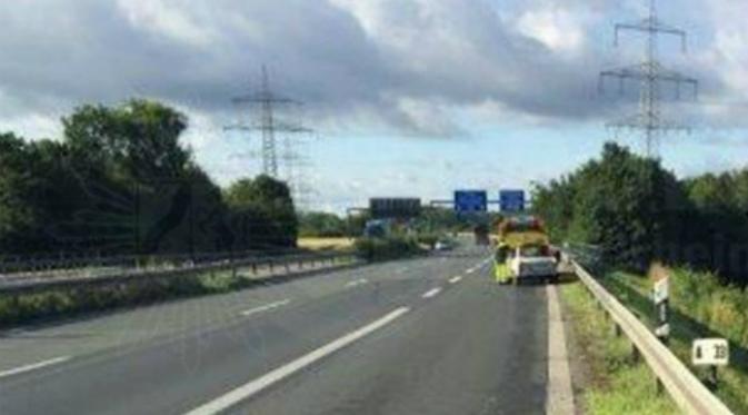 Siapa sangka hewan bekicot yang bergerak lamban dapat menyebabkan kecelakaan lalu lintas di jalan layang bebas hambatan? (Sumber polisi Paderborn via The Local)