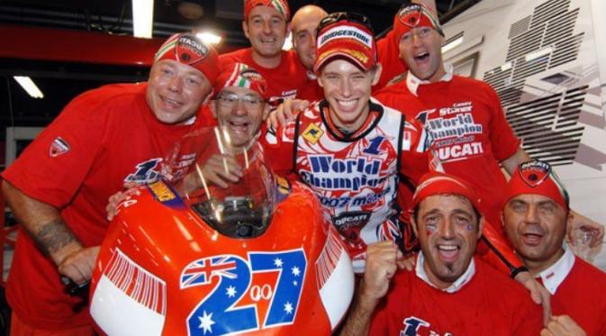 Casey Stoner saat menjadi juara dunia MotoGP bersama Ducati pada 2007. (MotoAus.com)