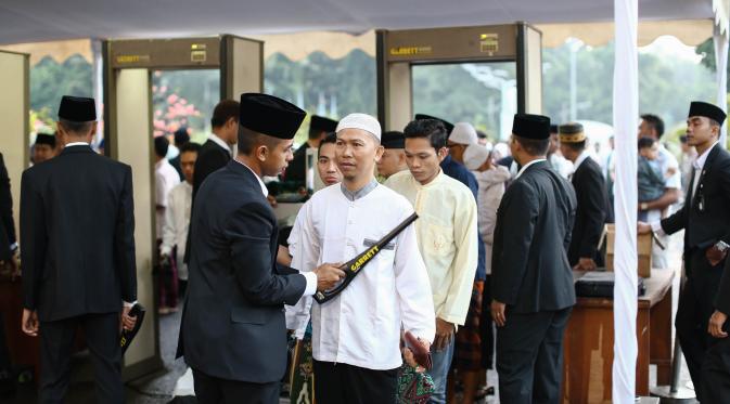 Pengamanan di Masjid Istiqlal. (Liputan6.com/Faisal Fanani)