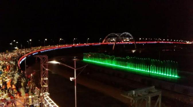 Jembatan Suroboyo masuk 10 jembatan terbaik di dunia (Liputan6.com /  Dian Kurniawan)