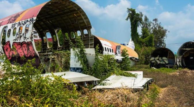 Wisata 'Kuburan' Pesawat di Thailand Ini Membuat Merinding (News.com.au)