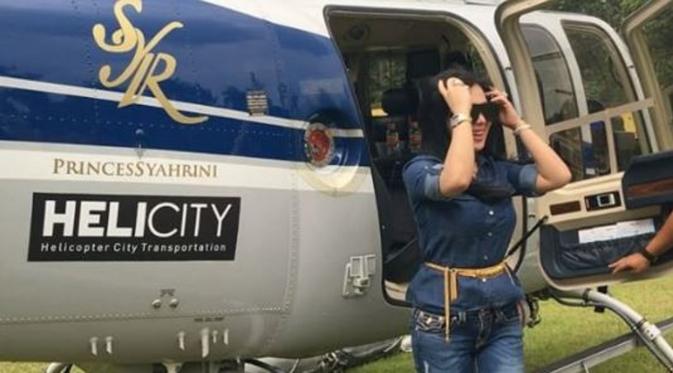 Syahrini pamer naik helikopter (Instagram/@princesssyahrini)