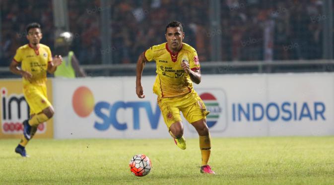 Alberto Goncalves, Sriwijaya FC. (Bola.com/Nicklas Hanoatubun)