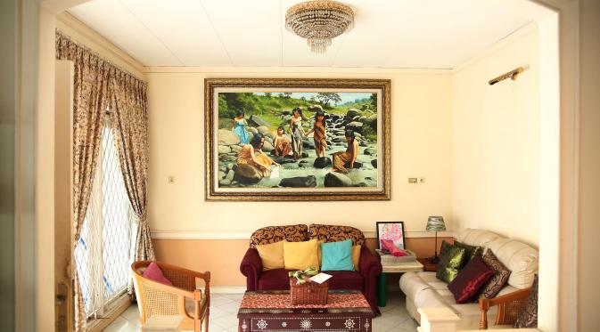 Ruang tamu di kediaman Dhea Seto (Galih W Satria/Bintang.com)
