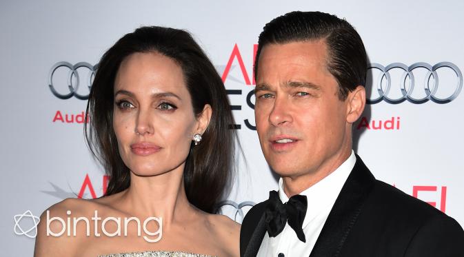 Kabar prahara rumah tangga Brad Pitt dan Angelina Jolie di ujung tanduk. Hal tersebut sudah terjadi sejak lama. Bahkan, keduanya pun tak tampil bersama di setiap acara penghargaan bergengsi seperti Met Gala dan Golden Globes. (AFP/Bintang.com) 