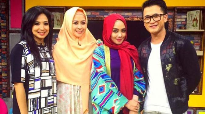 Terry Putri dan Tirta Drive bersama Feni Rose dan Shinta Tanjung. [Instagram] 