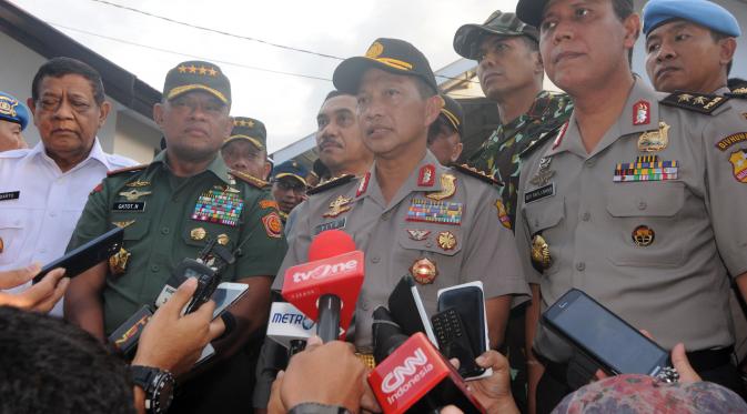 Kapolri Jenderal Tito Karnavian memberi keterangan pers usai melihat jasad Santoso di RS Bhayangkara Palu (Liputan6.com/Dio Pratama)