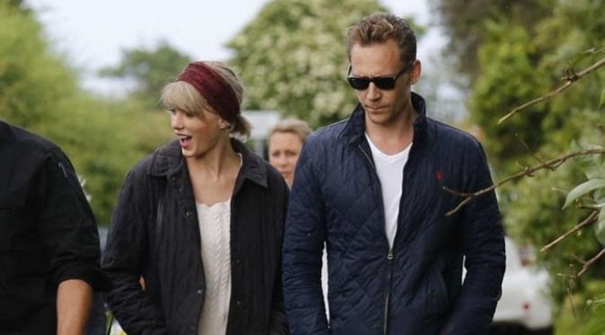 Taylor Swift dan Ton hiddlestone (via. Dailymail)