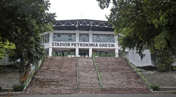 Stadion Ptrokimia Gresik. (Bola.com/Nicklas Hanoatubun)