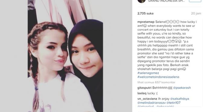 Selena Gomez berfoto bersama penggemarnya di Jakarta (via. Instagram/mpratamap)