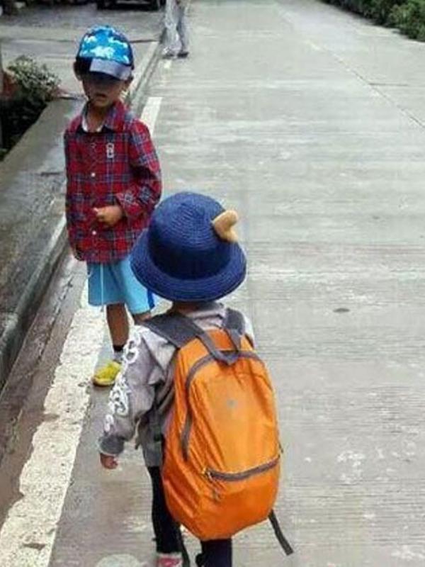 Pan Wenwen, backpacker cilik yang telah menjelajah setengah wilayah Tiongkok. (Weibo)
