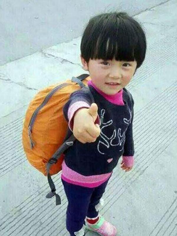 Pan Wenwen, backpacker cilik yang telah menjelajah setengah wilayah Tiongkok. (Weibo)
