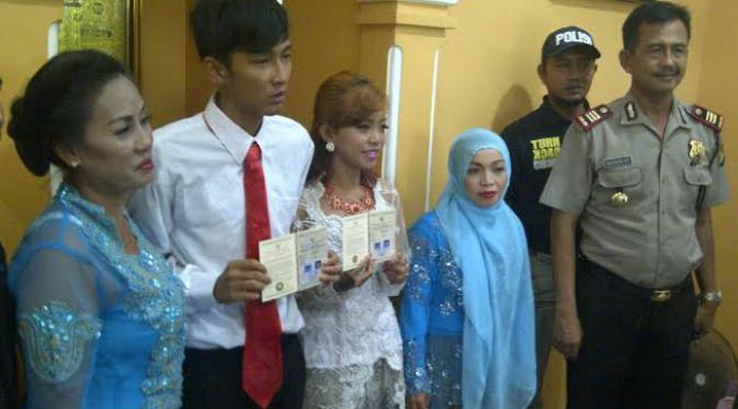 Gara-gara melempar puntung rokok, Sahroni menikah di Mapolsek Pademangan, Jakarta Utara. (Liputan6.com/Moch Harun Syah)
