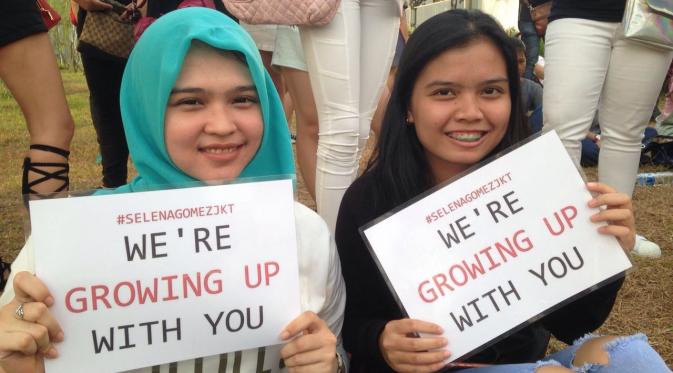 Fans Selena Gomez di Indonesia saat menyaksikan konser di Ice BSD, Tangerang, Sabtu (23/7/2016). (Foto: Deyesta Naedy)
