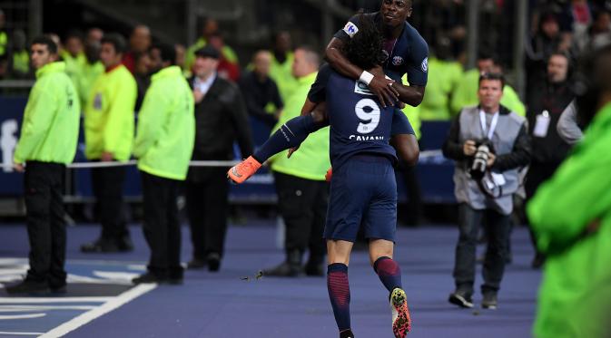 Serge Aurier cetak gol saat PSG kandaskan Inter Milan di International Champions Cup (FRANCK FIFE / AFP)