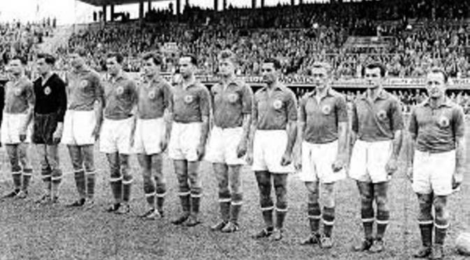 Indonesia sempat menjajal Yugoslavia, salah satu tim kuat di Eropa Timur pada masa 1950-an. (Bola.com/Pesmitidelcalcio)