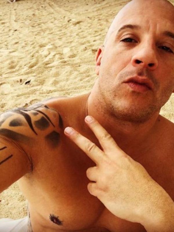 Vin Diesel saat senggang di waktu syuting xXx: Return of Xander Cage. (Instagram - @vindiesel)