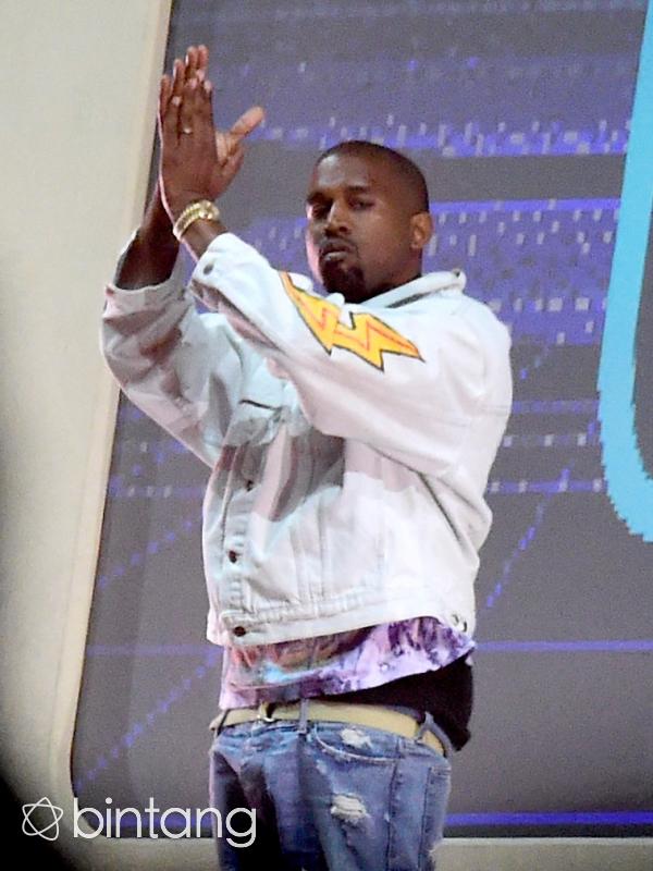 Kanye West mengakhiri konsernya saat mengetahui Kim Kardashian dalam keadaan terancam. (AFP/Bintang.com)