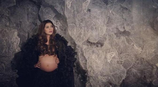 Meisya Siregar hamil anak ketiga [foto: instagram/meisyasiregar_rendangnantulang]
