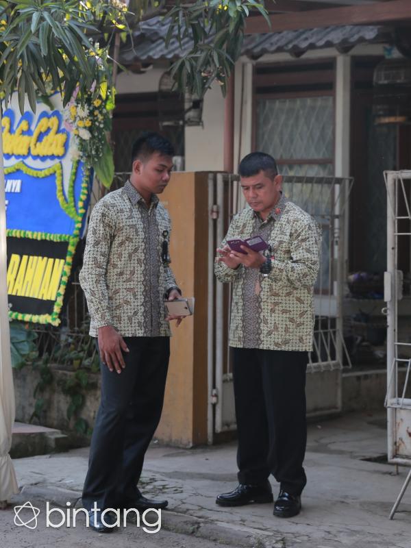 Paspampres Susilo Bambang Yudhoyono di Rumah Duka Mike Mohede (Adrian Putra/bintang.com)