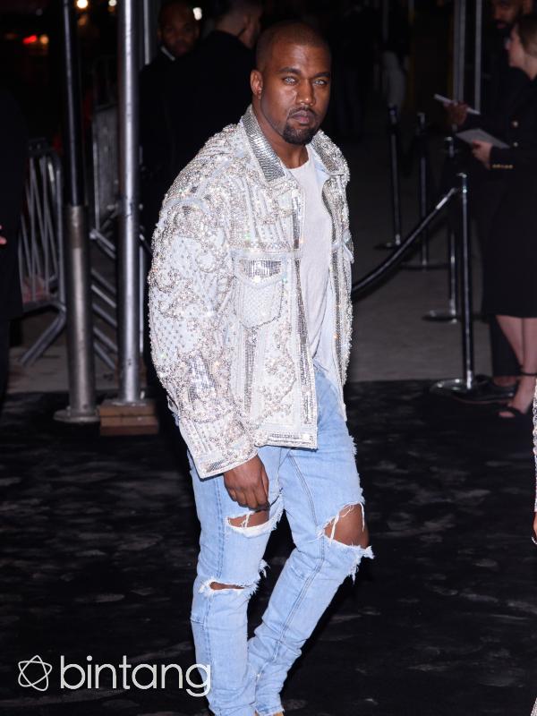Kanye West mengalami penurunan kondisi kesehatan dan dilarikan ke rumah sakit. (AFP/Bintang.com)