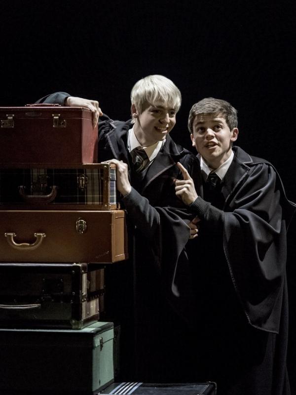 Albus Potter dan Scorpius Malfoy di Harry Potter and the Cursed Child. Foto: Twitter