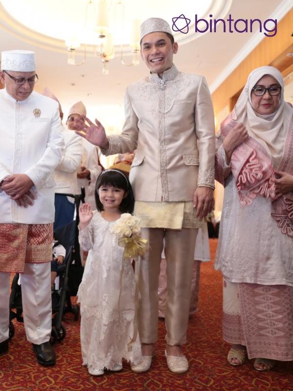 "Iya deg-degan. Doakan ya biar lancar," ucap mantan suami Marshanda, sebelum memasuki ruang akad nikah. (Adrian Putra/Bintang.com)