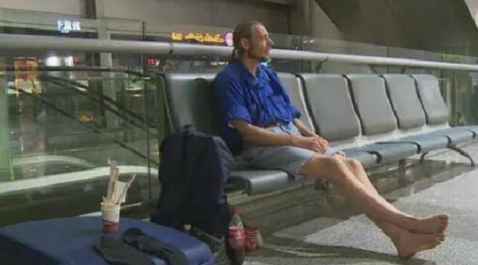 Alexander Pieter Cirk rela terbang dari Belanda ke China demi bertemu kekasih dunia mayanya (CCTV News)
