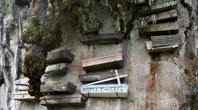 Kuburan Tebing China (Wikipedia)