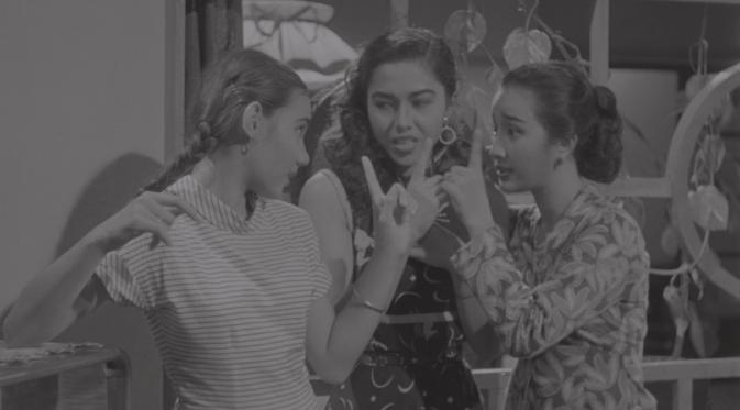 Cuplikan adegan Tiga Dara karya Usmar Ismail (1956)