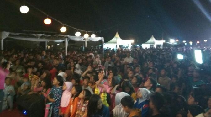 Suasana Layar Tancap untuk Semua yang digelar SCTV di Cimahi, Bandung, Jawa Barat. (dok. SCTV)