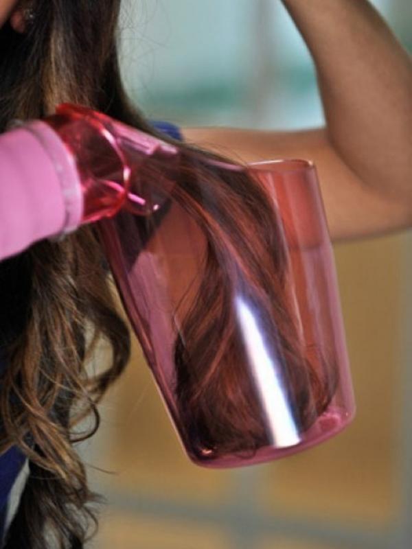 Hair Blender, Portable Hair Cup, Wafe Shape, atau Air Curler? (Via: buzzfeed.com)