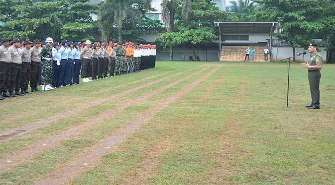 Kepala Staf Garnisun Tetap 1 Jakarta Brigjen TNI Yosua Pandit Sembiring Membuka Apel Sebelum Latihan Gabungan Hari Pertama Dimulai