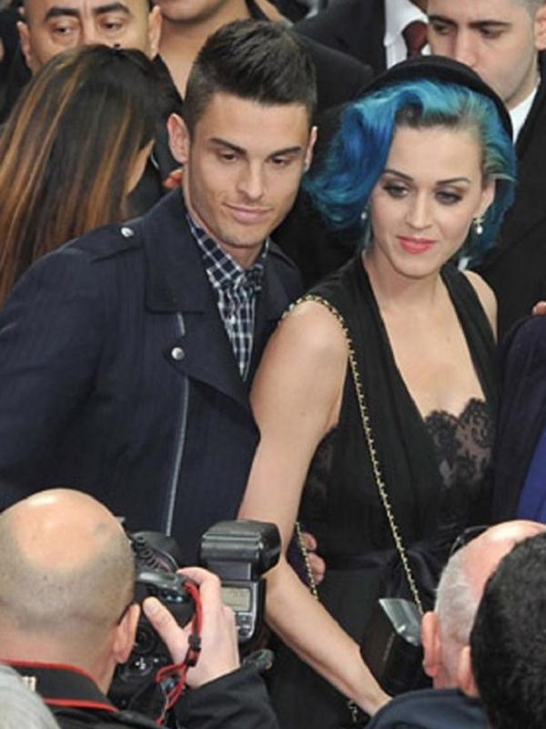 Katy Perry dan mantan kekasih. (via. Mirror)