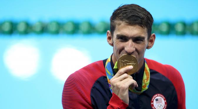 Michael Phelps menjadi atlet AS paling fenomenal di kancah Olimpiade setelah merebut medali emas di final renang 4 x 200 meter gaya bebas estafet putra, Selasa (10/8). Ia dijuluki 